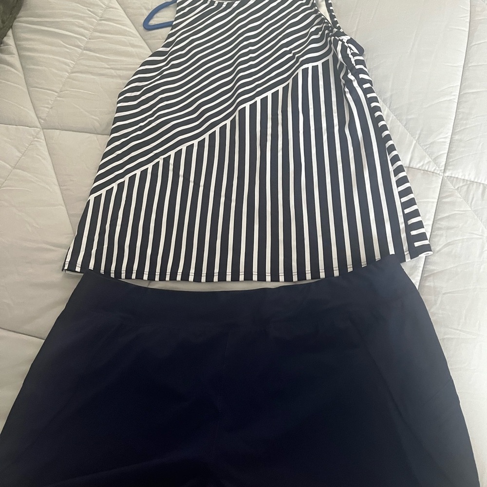 LandeBlue and White Striped swimsuit no bra size 16 and shorts size 18 like new